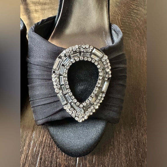 Badgley Mischka Satin Deana Pump Size 10 - Picture 6 of 9